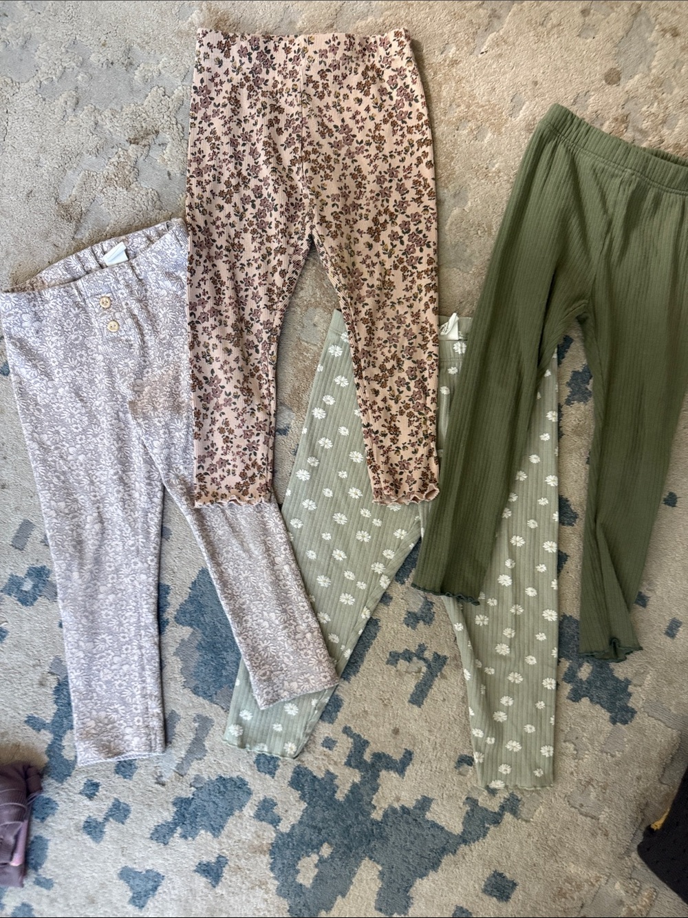 3T Kids Ribbed Olive & Floral Leggings - Pack of 4.